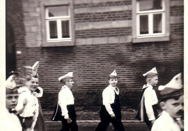 Carnaval jeugdraad 44 jaar foto's oud nieuw