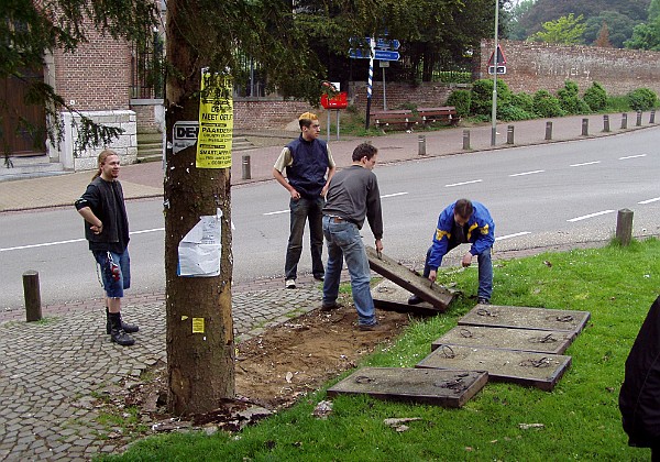 Mei den 2003 neer laten